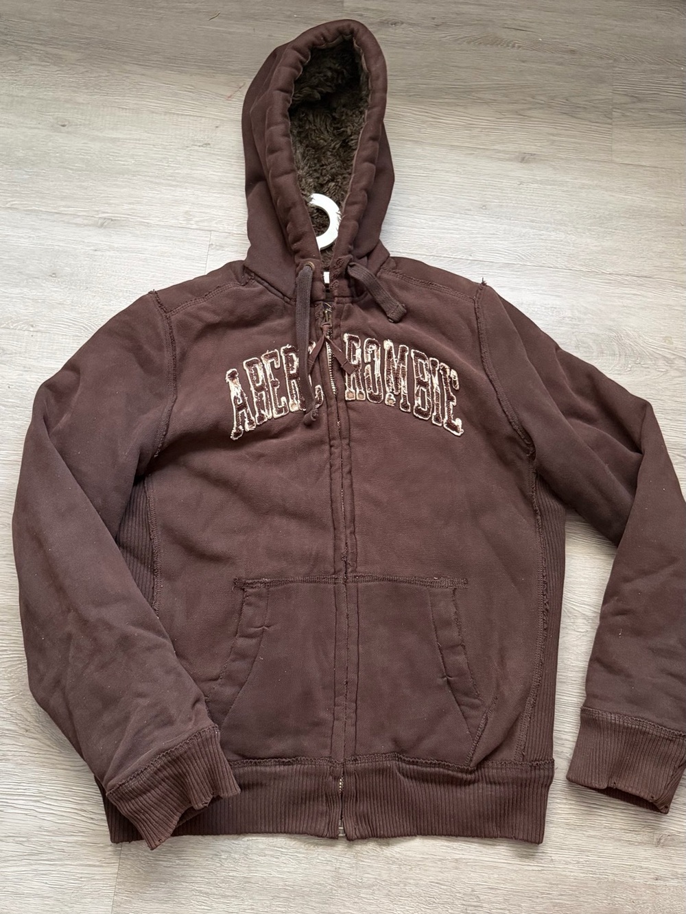 Vintage Abercrombie & Fitch
Wolf Jaw Jacket for men